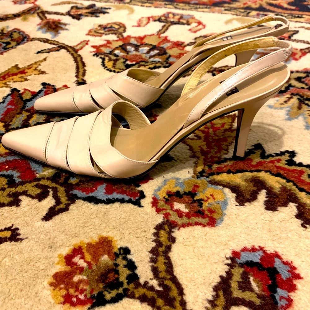 Stuart Weizman pointed toe sling back heels